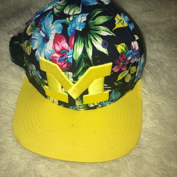 Michigan Accessories - Tropical Michigan hat